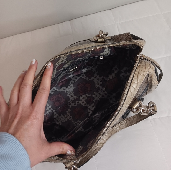 Guess Faux Leather Scatchel Bag Crocodile Print - Picture 5 of 7